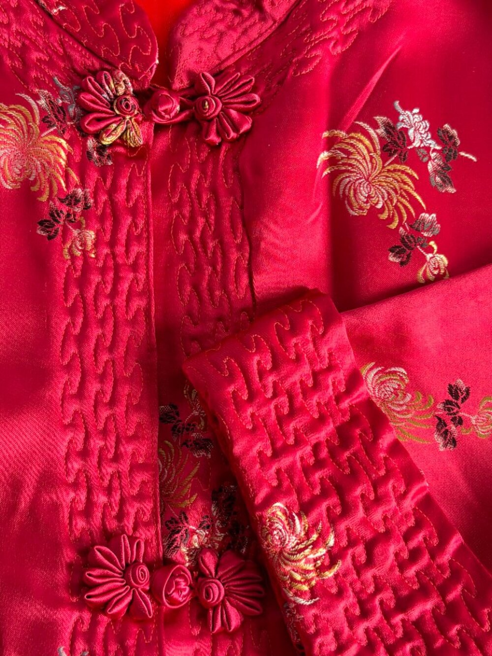Asian Red Satin Embroidered Robe 40 Bust - Picture 7 of 12